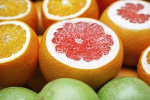close up photo of grapefruits